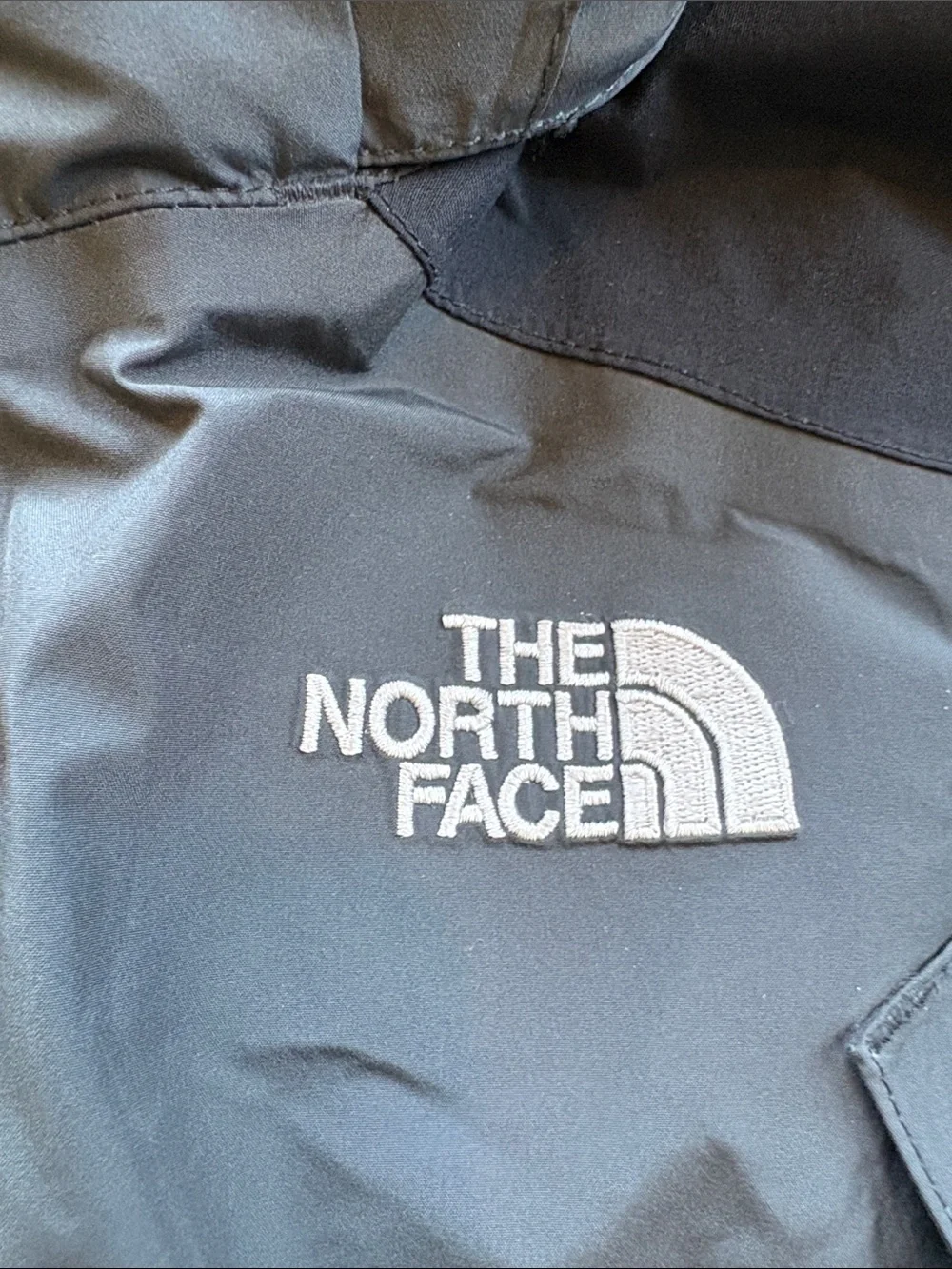 North Face Hooded Gore-Tex Rain Jacket - Charcoal and Black Mens Large